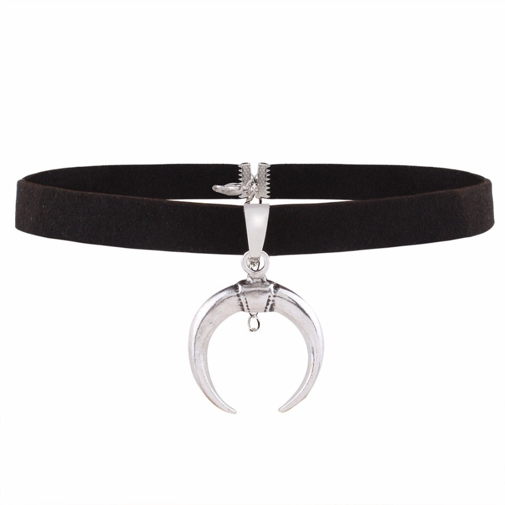 2019 New Design Black Velvet Ribbon Choker Necklace Gothic Handmade With Charm Moon Pendant Gothic Emo For Women Collares Mujer